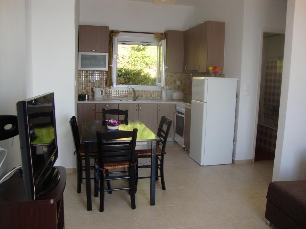 Fantasia Apartment Λάκωνες Εξωτερικό φωτογραφία